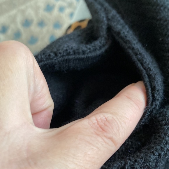 Beautiful Scalloped Edge Cardigan - Picture 8 of 12